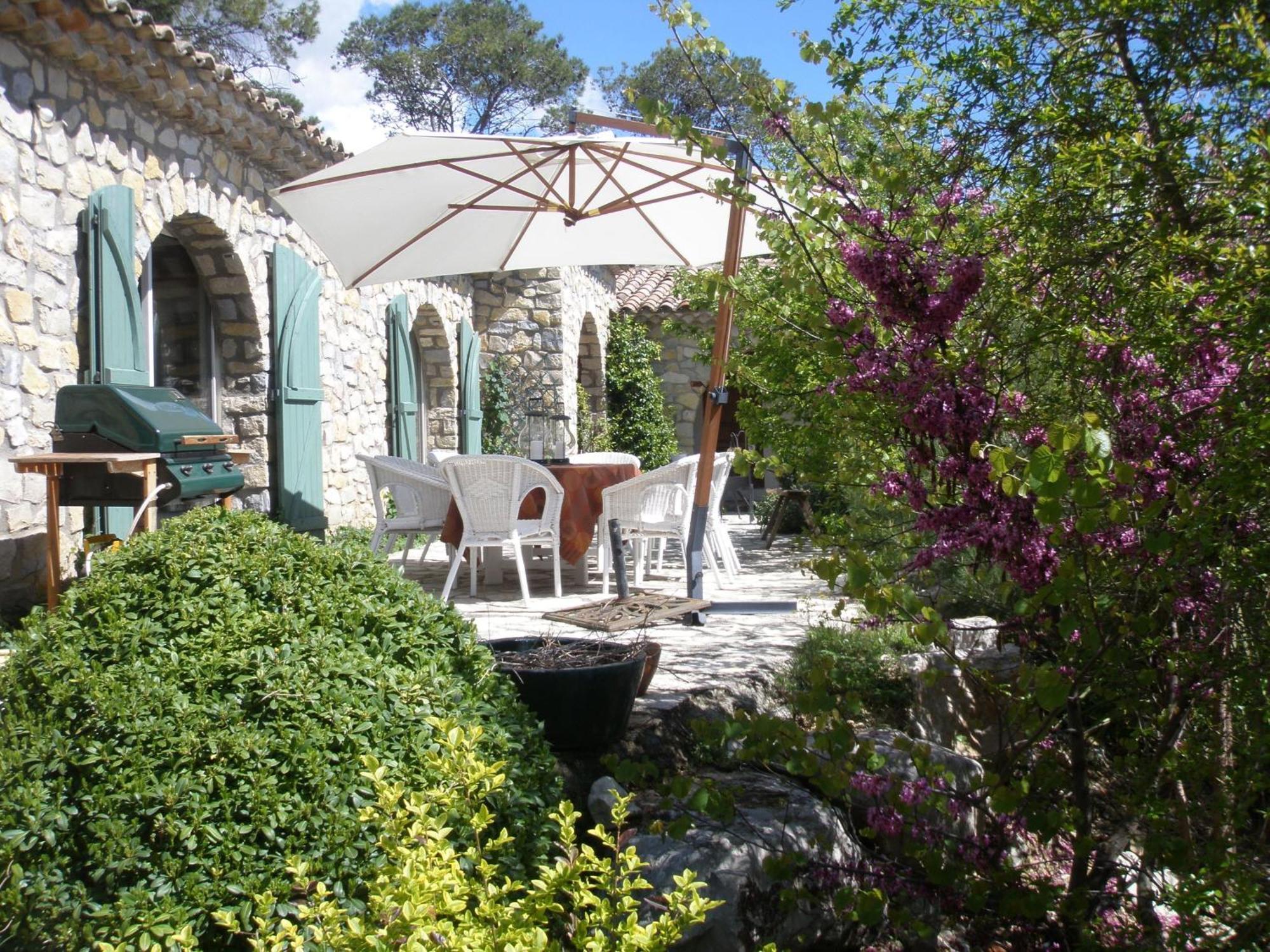 L'Ostal Du Pic St Loup Bed and Breakfast Saint-Jean-de-Cuculles Εξωτερικό φωτογραφία