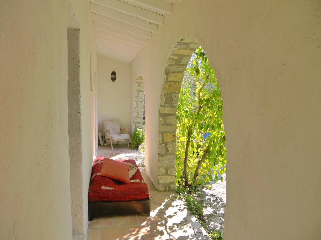 L'Ostal Du Pic St Loup Bed and Breakfast Saint-Jean-de-Cuculles Εξωτερικό φωτογραφία